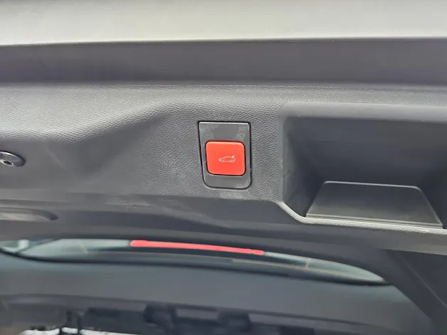 Peugeot 5008 NEW 210 73kWh GT