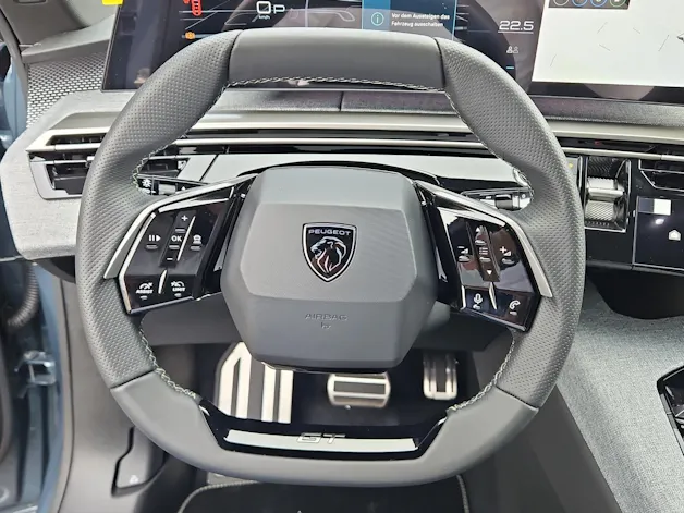 Peugeot 5008 NEW 210 73kWh GT