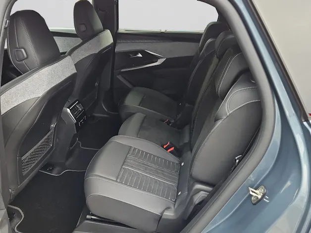 Peugeot 5008 NEW 210 73kWh GT