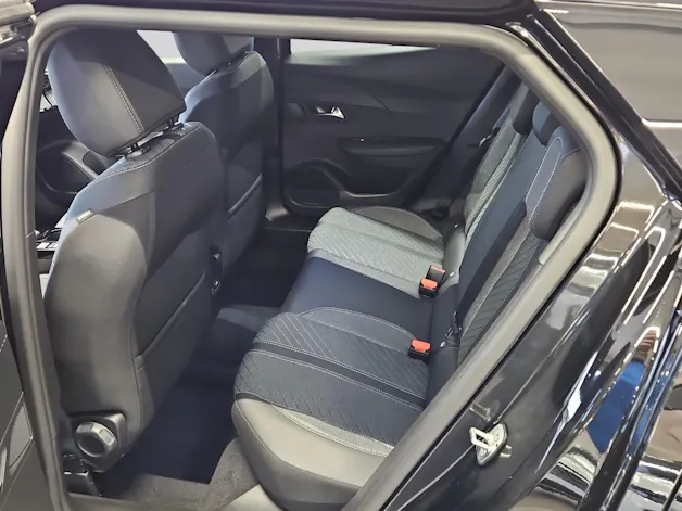 Peugeot 2008 NEW 1.2 145 MHEV Allure P
