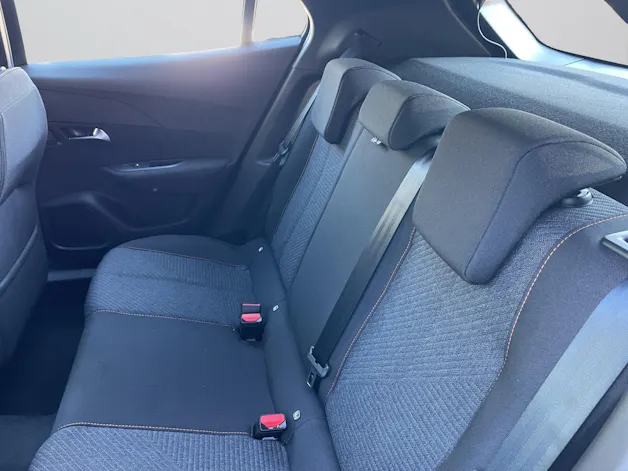 Peugeot 2008 NEW 1.2 136 MHEV Style