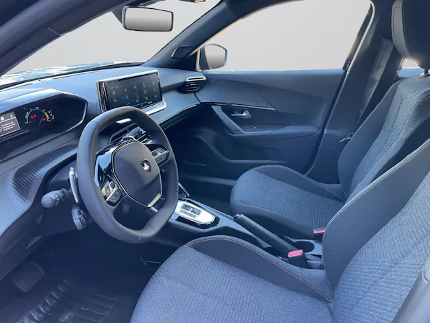 Peugeot 2008 NEW 1.2 136 MHEV Style