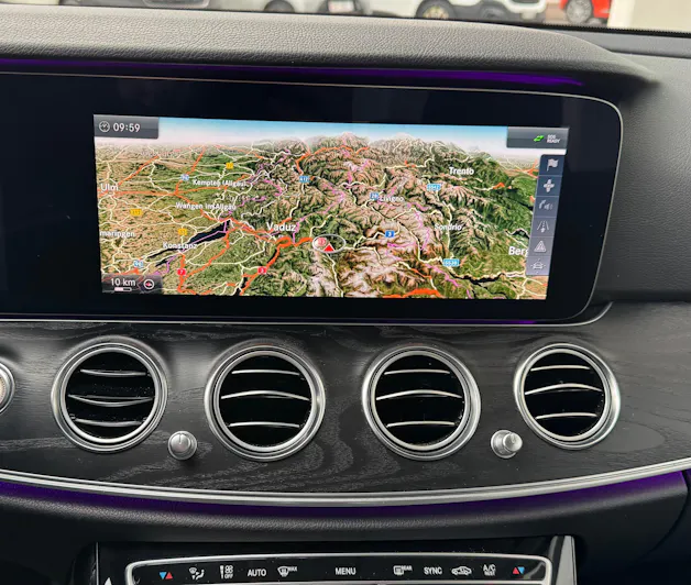 Mercedes-Benz E 400 Avantgarde 4Matic 9G-Tronic