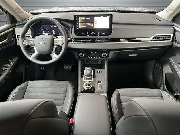 Mitsubishi Outlander 2.4 PHEV Intense 4WD Automatic
