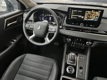 MITSUBISHI OUTLANDER 11
