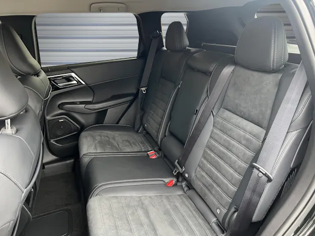 Mitsubishi Outlander 2.4 PHEV Intense 4WD Automatic