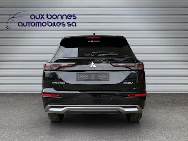 MITSUBISHI OUTLANDER 7