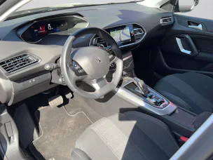 Peugeot 308 SW 1.2 PT All.P. EAT8