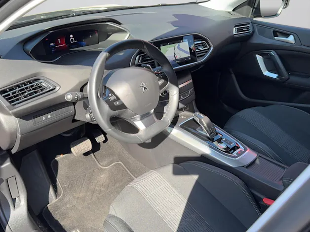 Peugeot 308 SW 1.2 PT All.P. EAT8