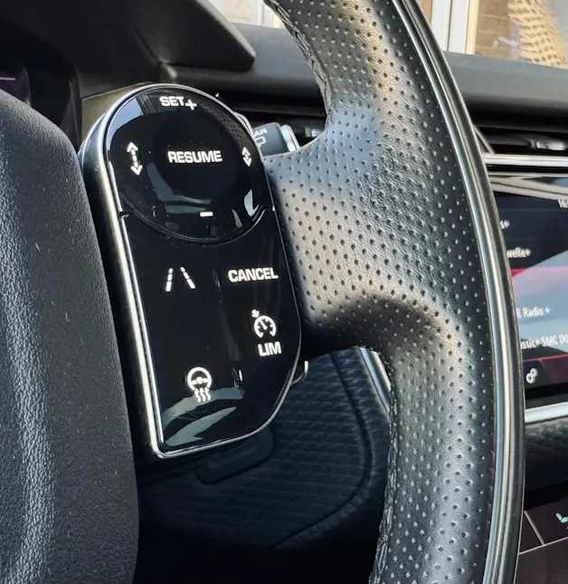 Land Rover Range Rover Velar R-Dynamic D 240 Sport Automatic
