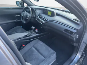 Lexus UX 250h Attraction AWD Automatic
