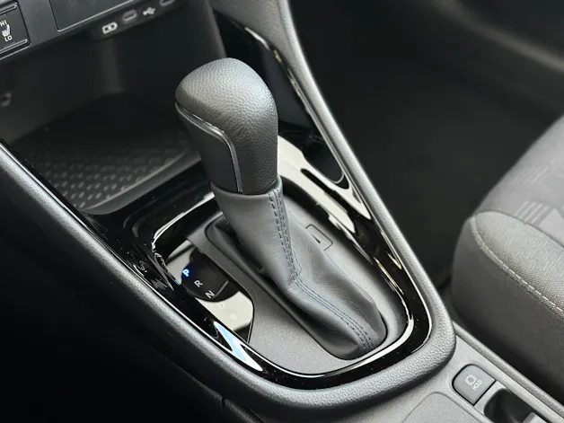 Toyota Yaris 1.5 VVT-i HSD Trend