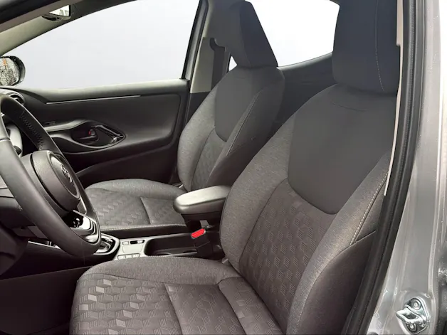 Toyota Yaris 1.5 VVT-i HSD Trend