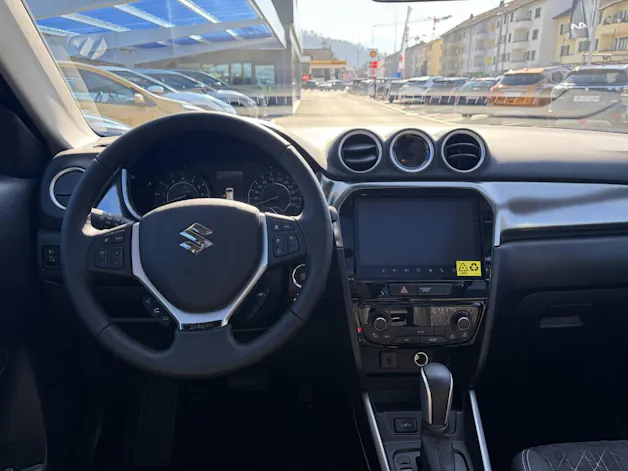 Suzuki Vitara 1.4 T Sakura Top Hybrid 4x4
