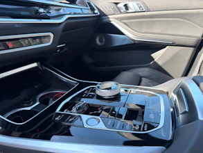 https://vehicle.imgix.net/4229350/08c2301e-5297-4819-9900-a0d18fd7d498.jpg