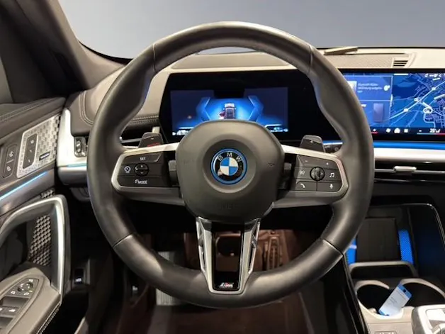 BMW X1 30e xDrive paddles
