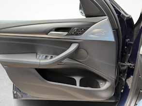 https://vehicle.imgix.net/4229439/06db838e-bfda-439d-af51-76583b33c821.jpg