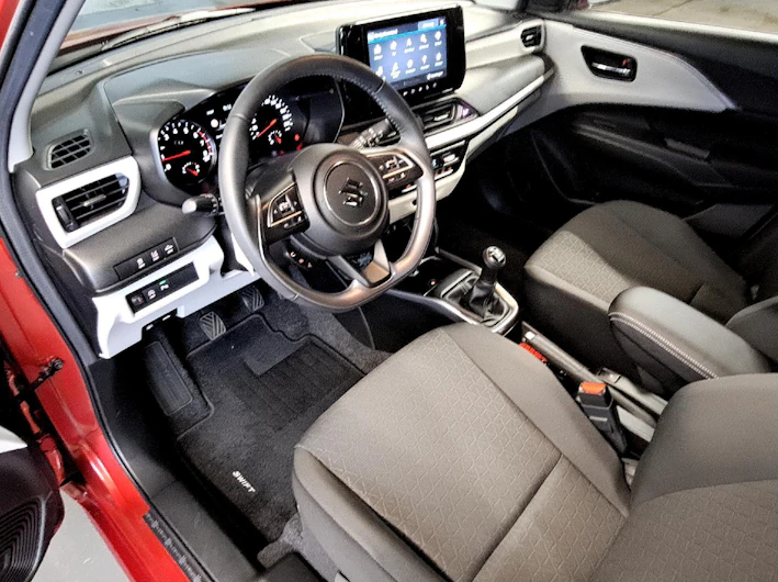 Fahrzeugbild SUZUKI SWIFT