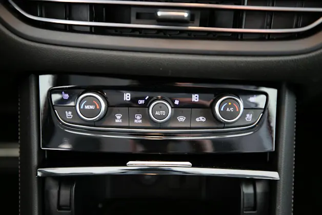 Opel Grandland 1.6 T PHEV Elegance
