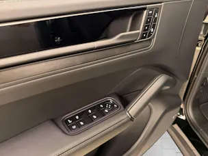 Porsche Cayenne E-Hybrid Coupé Black Edition