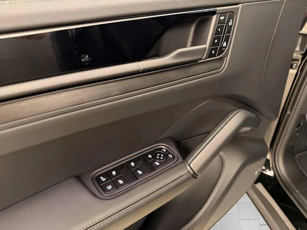 Porsche Cayenne E-Hybrid Coupé Black Edition