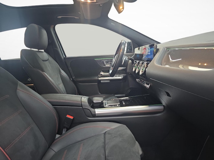 image du véhicule MERCEDES-BENZ GLA 200