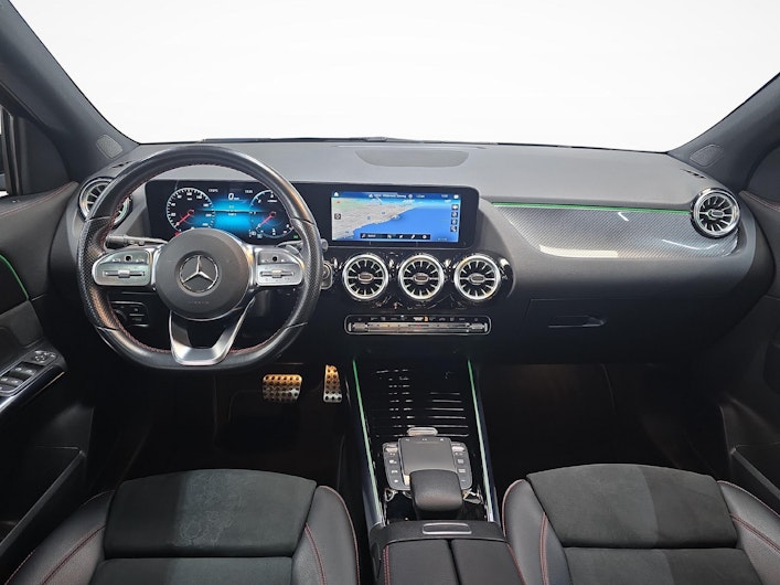 image du véhicule MERCEDES-BENZ GLA 200