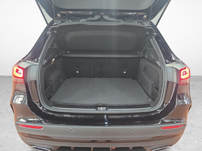 image du véhicule MERCEDES-BENZ GLA 200