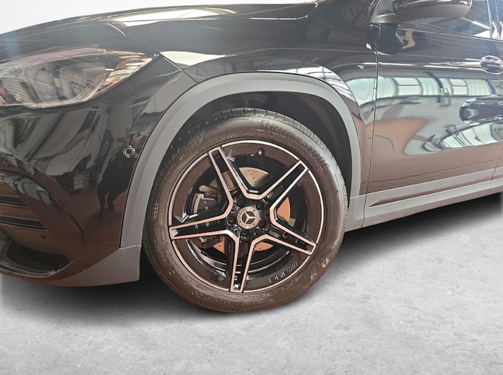 image du véhicule MERCEDES-BENZ GLA 200