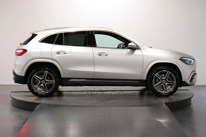 image du véhicule MERCEDES-BENZ GLA 250