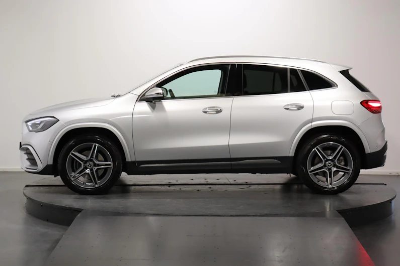 image du véhicule MERCEDES-BENZ GLA 250