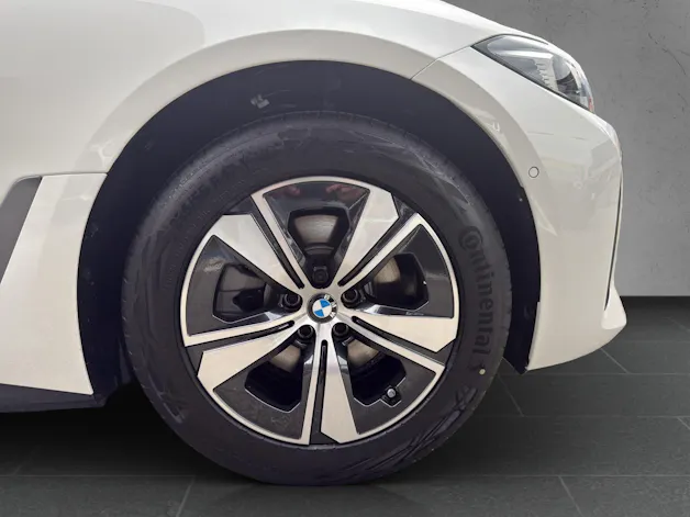 BMW i4 eDrive40