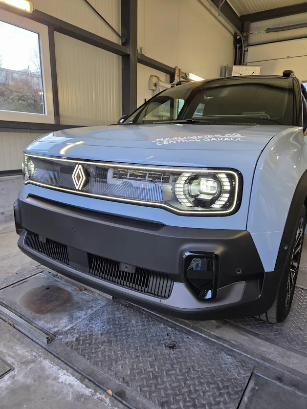 Renault R4 E-Tech Comfort Range iconic
