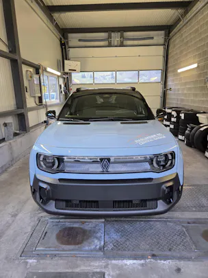 Renault R4 E-Tech Comfort Range iconic