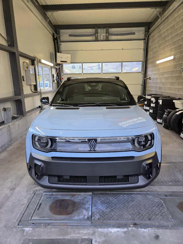 Renault R4 E-Tech Comfort Range iconic
