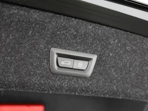 BMW 330d xDrive SAG