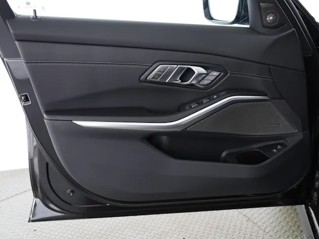 BMW 330d xDrive SAG