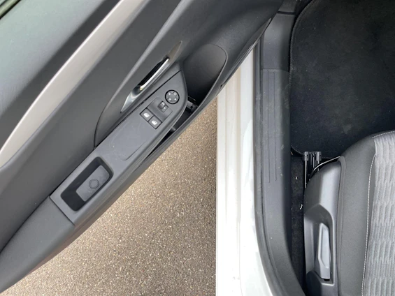 Fahrzeugbild 6 Fahrzeugbild 6