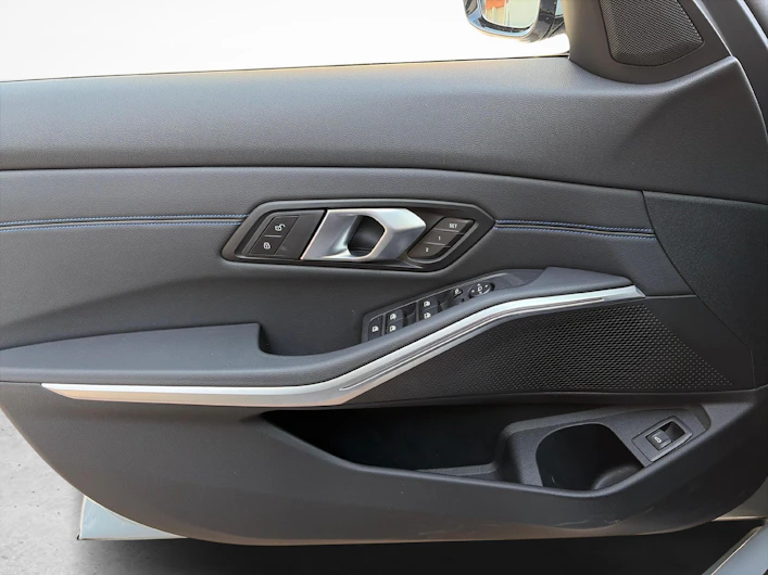 immagine del veicolo BMW 3 SERIES