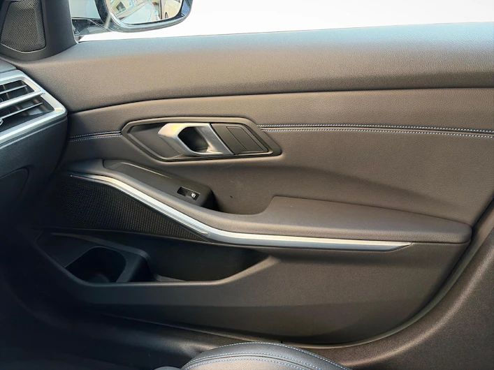 immagine del veicolo BMW 3 SERIES