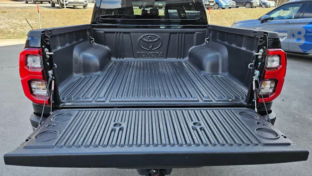 Toyota Hilux Double Cab.-Pick-up 2.8 D-4D MHEV 204 Invincible
