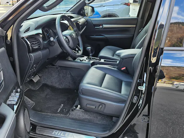 Toyota Hilux Double Cab.-Pick-up 2.8 D-4D MHEV 204 Invincible