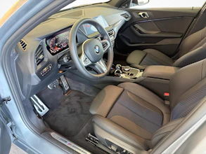 https://vehicle.imgix.net/4230003/5d26653d-8b6d-4ca3-88c7-a8c1e6a7ce33.jpg