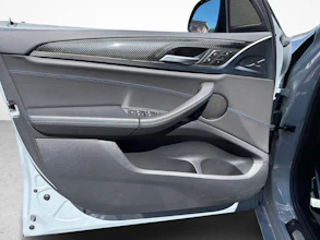 https://vehicle.imgix.net/4230053/5862223d-ee1d-4d68-8790-0defb1325e51.jpg