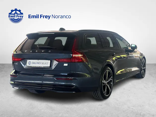 Volvo V60 2.0 T6 TE Plus Dark eAWD - gancio traino elettrico e pneumatici invernali usati inclusi