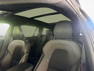 Volvo V60 2.0 T6 TE Plus Dark eAWD - gancio traino elettrico e pneumatici invernali usati inclusi