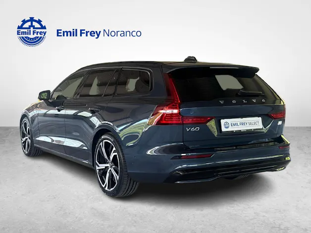 Volvo V60 2.0 T6 TE Plus Dark eAWD - gancio traino elettrico e pneumatici invernali usati inclusi