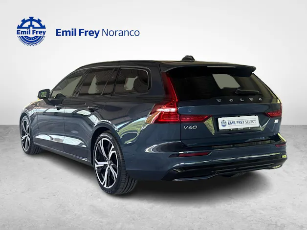 Volvo V60 2.0 T6 TE Plus Dark eAWD - gancio traino elettrico e pneumatici invernali usati inclusi