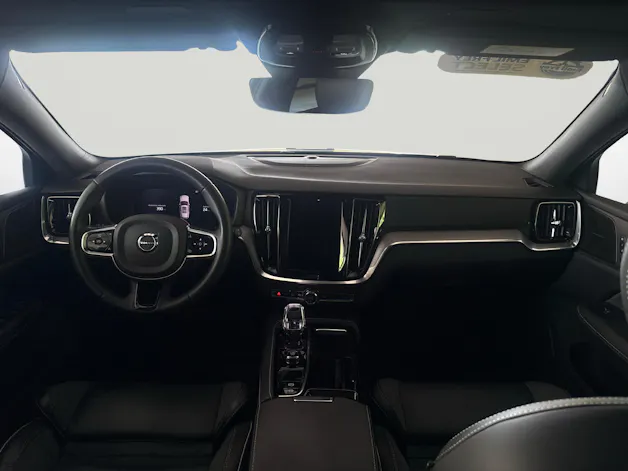 Volvo V60 2.0 T6 TE Plus Dark eAWD - gancio traino elettrico e pneumatici invernali usati inclusi