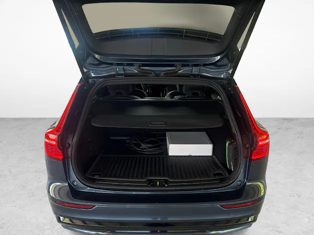 Volvo V60 2.0 T6 TE Plus Dark eAWD - gancio traino elettrico e pneumatici invernali usati inclusi